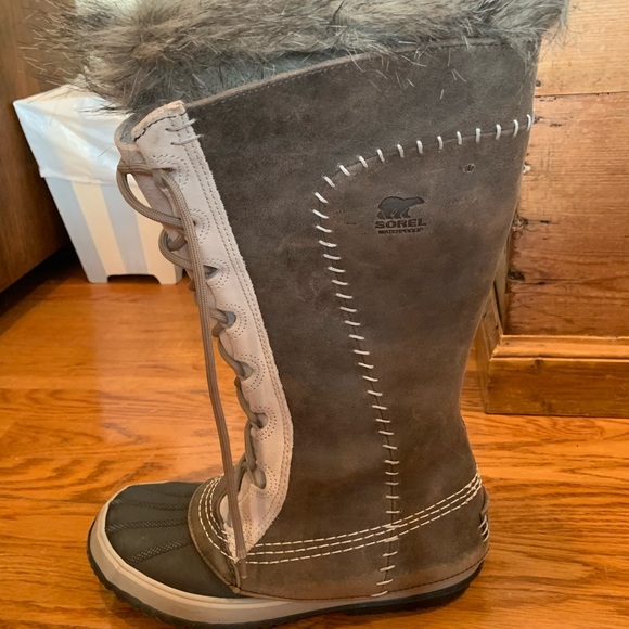 Sorel Cate the Great boots. Size 8. Never worn. Brand new in box. - Picture 2 of 9